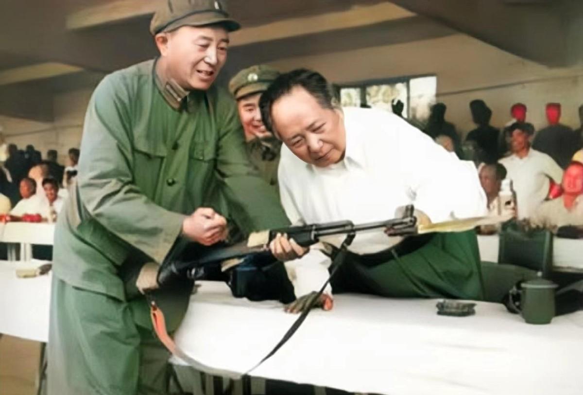 1949年毛泽东亲自约见罗瑞卿，进门第一句话为何询问其不愿到公安部任职
1949