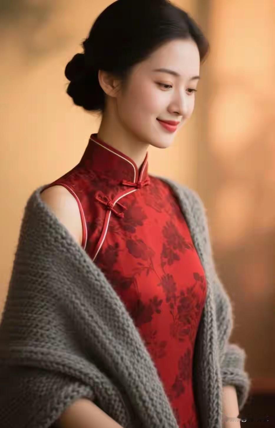 东方服饰，尊贵典雅
千娇百媚，温软贤淑
红色旗袍，灰色披肩
天生丽质，国色天香