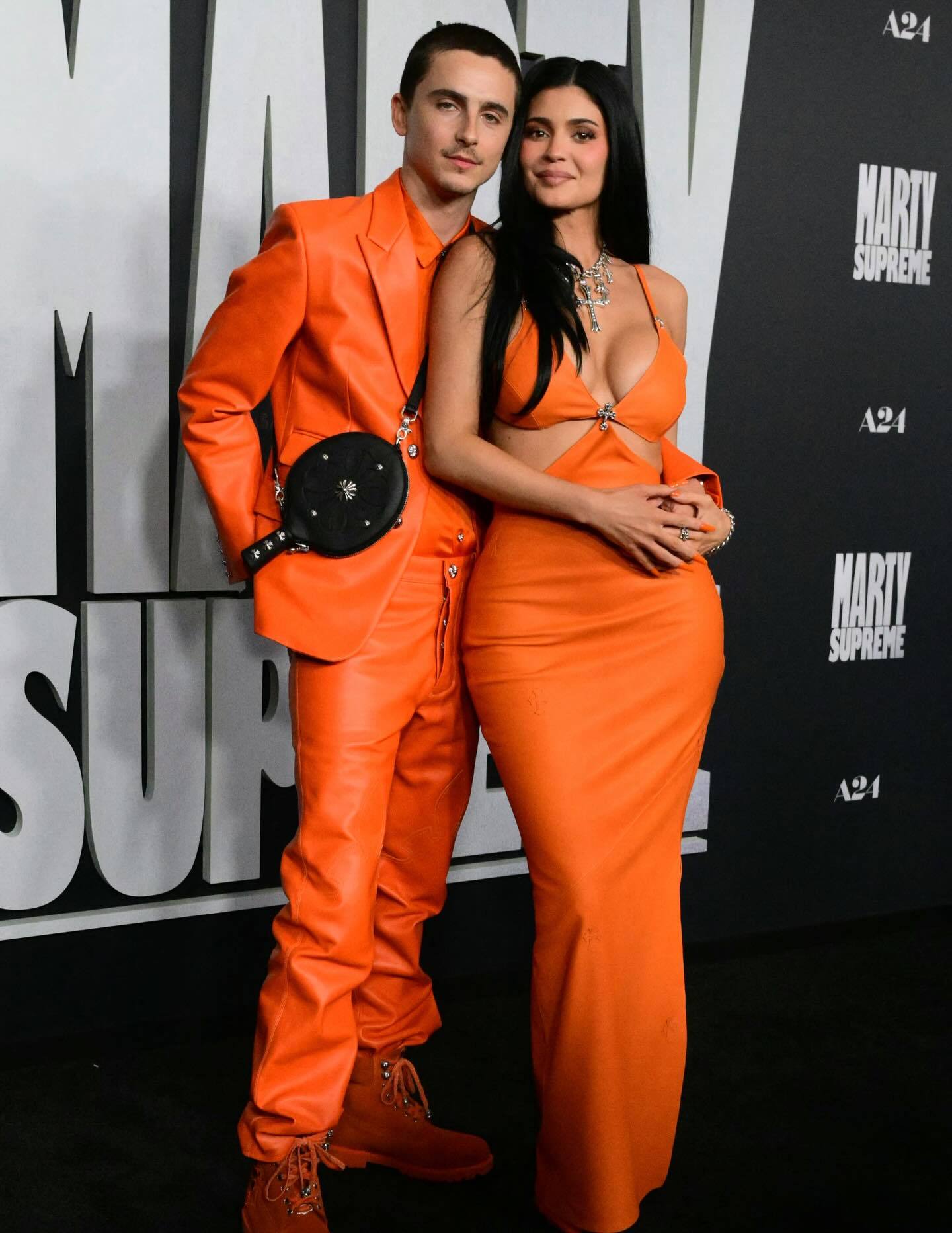 甜茶Timothée Chalamet携女友金小妹Kylie Jenner出席新