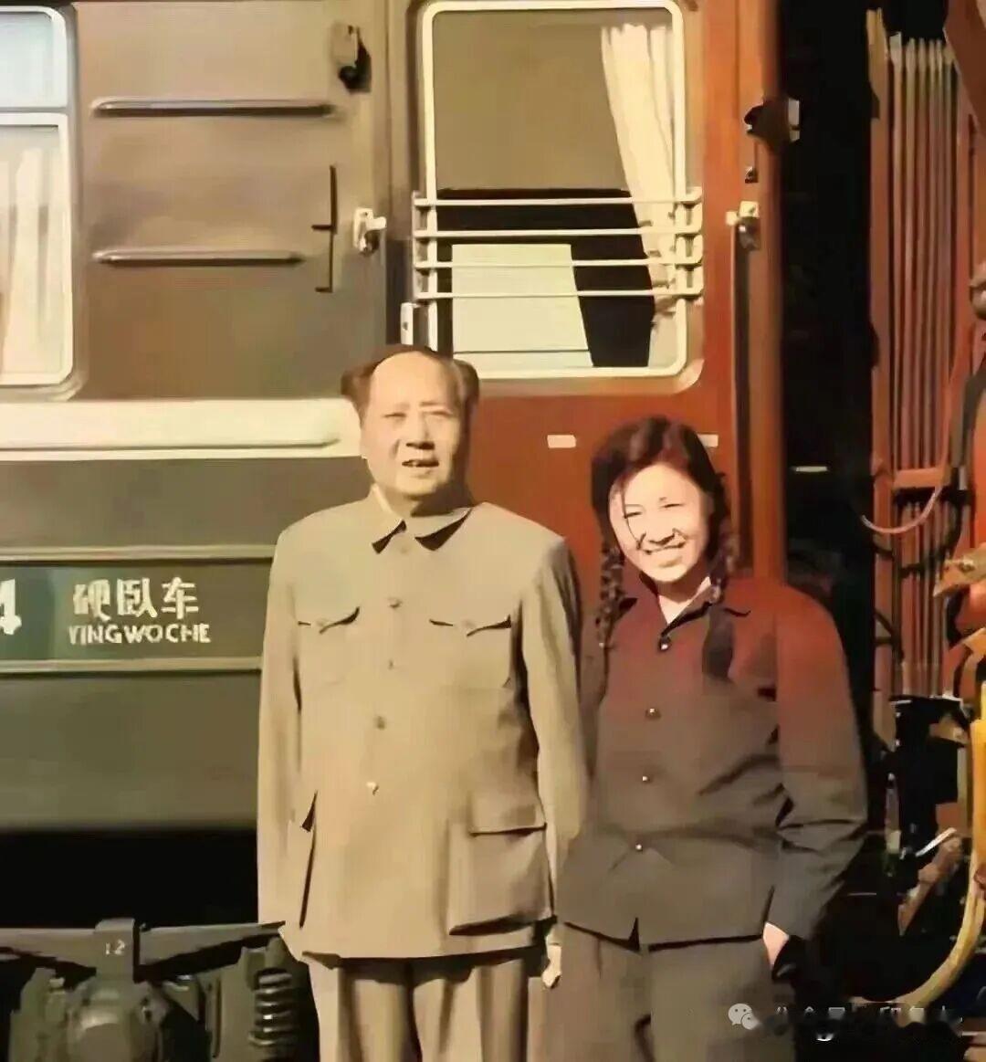 毛主席的机要秘书谢静