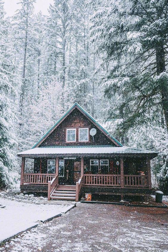 早安，雪中小屋。 ​​​