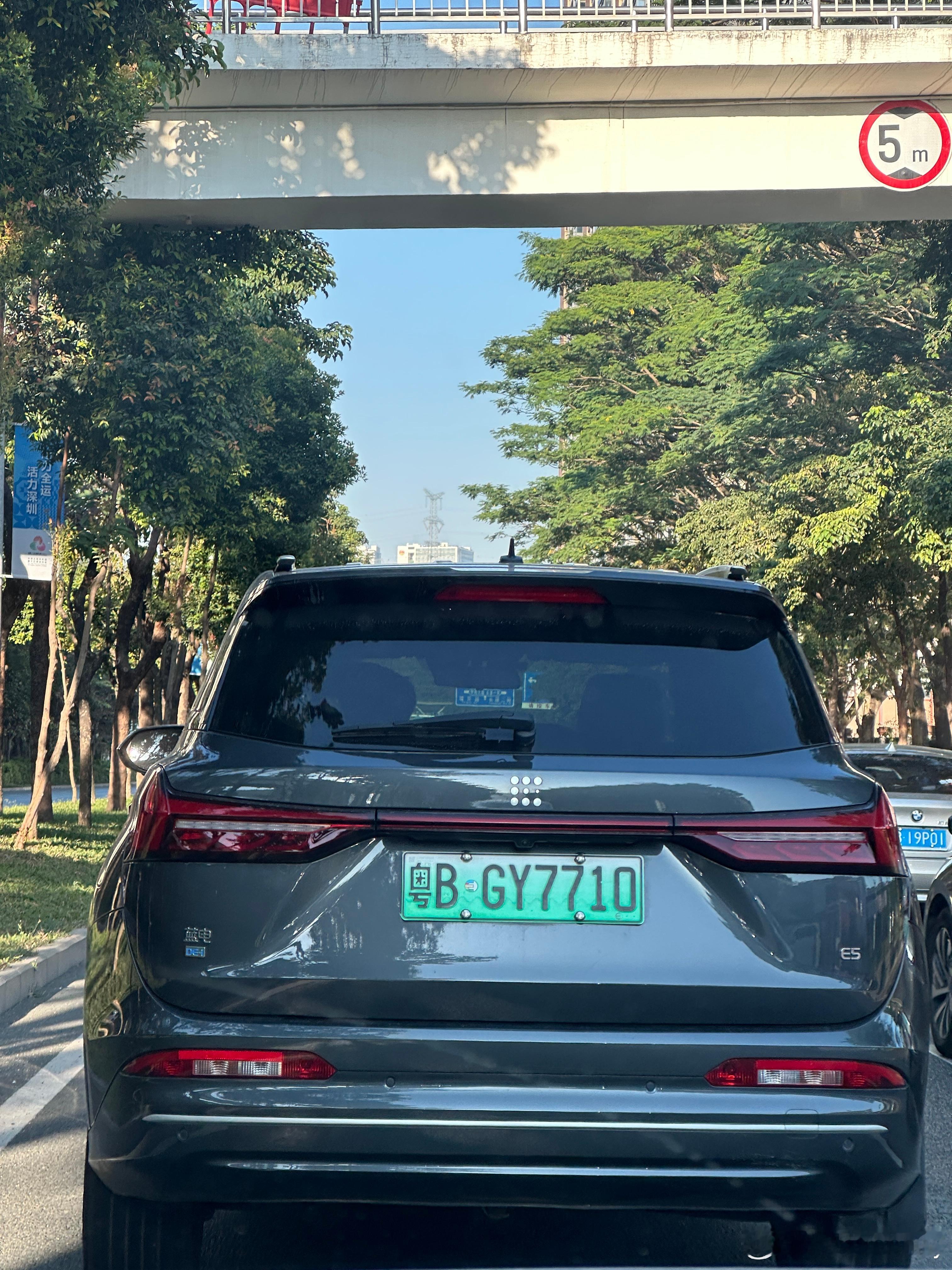 居然还有我不认识Logo的车 深圳·南方科技大学