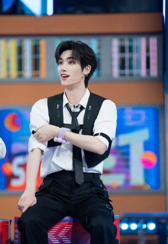 丁程鑫在线自证！喊出“我不是地枭”，卧底迷雾谁能破解？ 