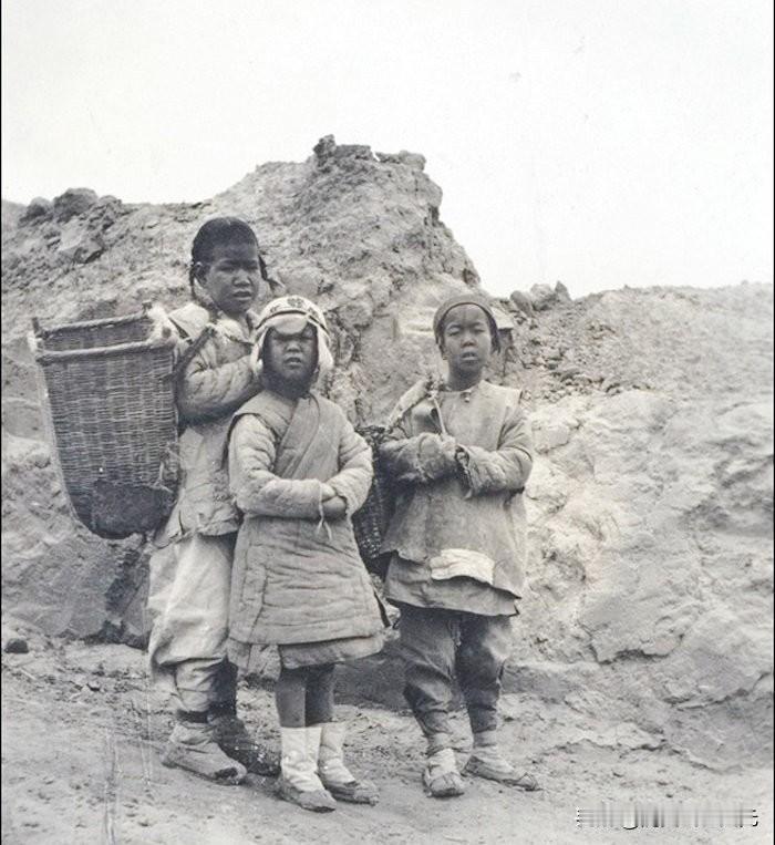 五六十年前，兰州街巷中走过的五位市井人物，见过他们的人不多了！
 
上世纪六七十