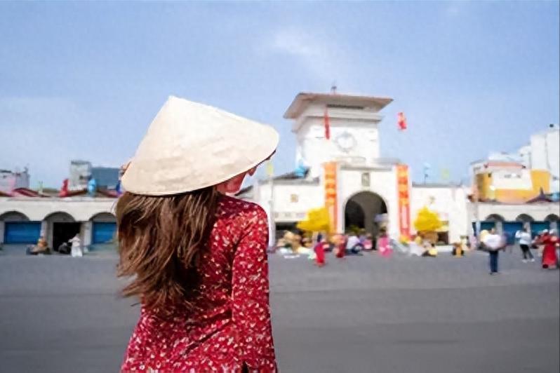 越南这些年学中国，结果处处碰壁。制造业这块，越南就想当“世界工厂”，可实际上呢？