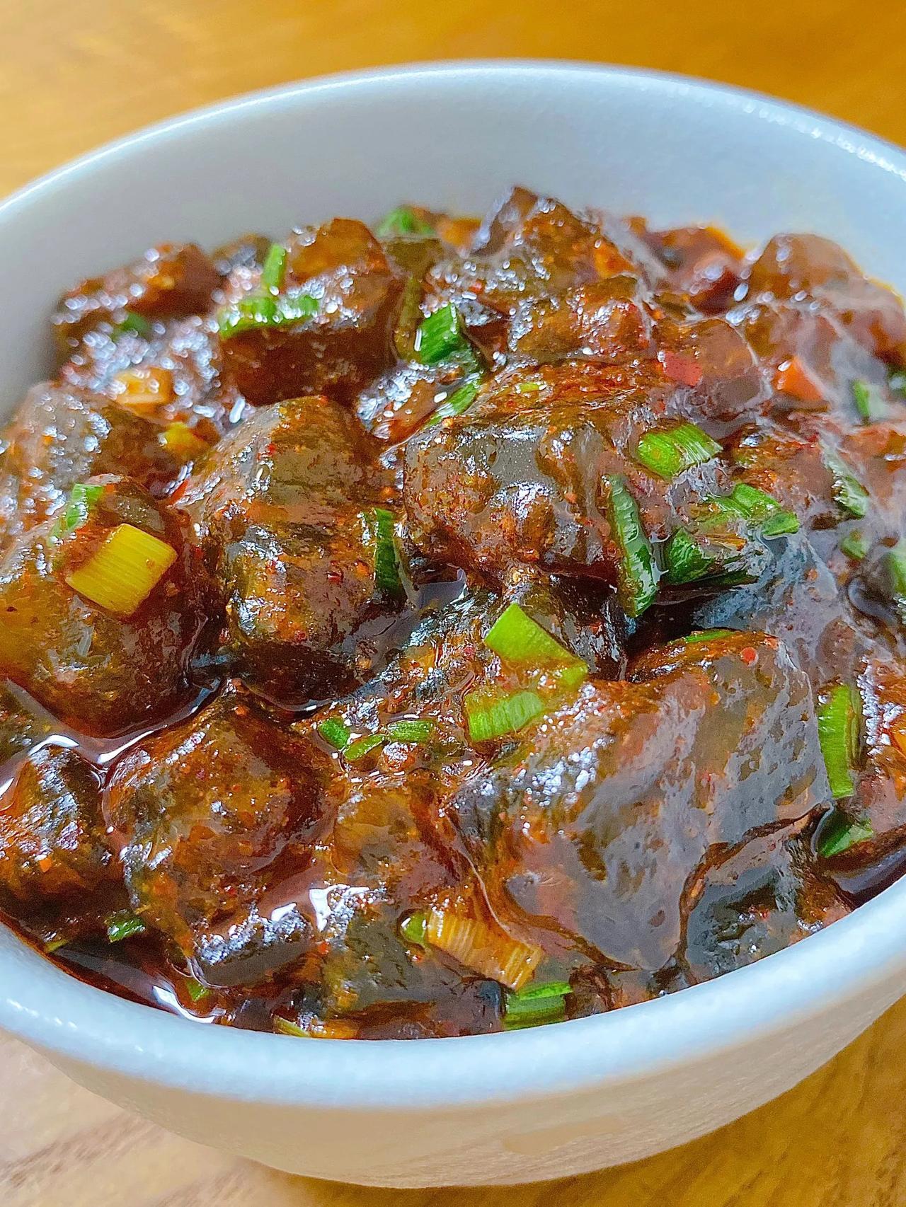 一次成功!复刻夜市炒凉粉!香迷糊了!
      刚好想吃炒凉粉就买了一点回来做