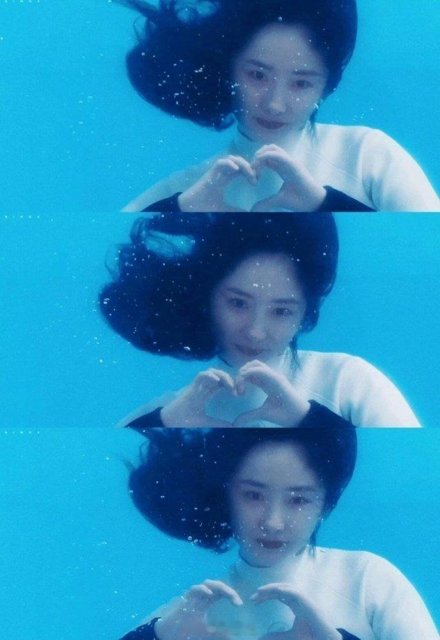 #粉丝为杨幂潜水庆生##属于杨幂与蜜蜂的双向奔赴# ​​​# 杨幂，你是舞台上的