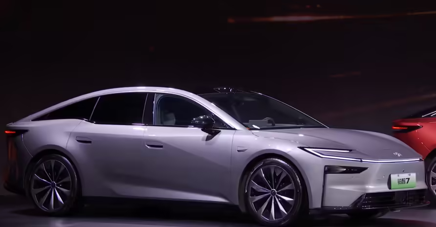 广汽丰田铂智7将于3月底上市，预售价15.68万-20.98万元。车长5130m