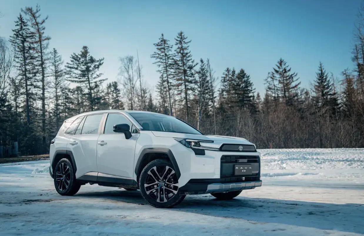 全球第六代RAV4荣放车身钢性提升97%，特殊位置加强保护，采用1470Mpa超
