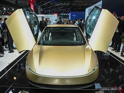 特斯拉Cybercab已在2026年2月18日下线首台量产车，4月启动规模化量产