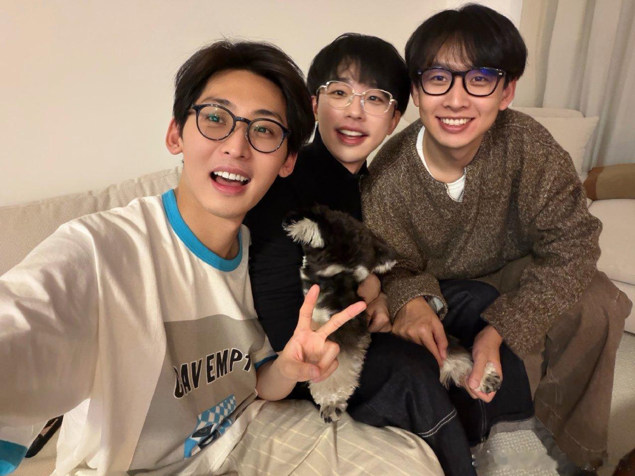 戏剧排练完了终于闲下来，可以发发关于今天圣诞节的感受了。说实话今天我个人有点麻木