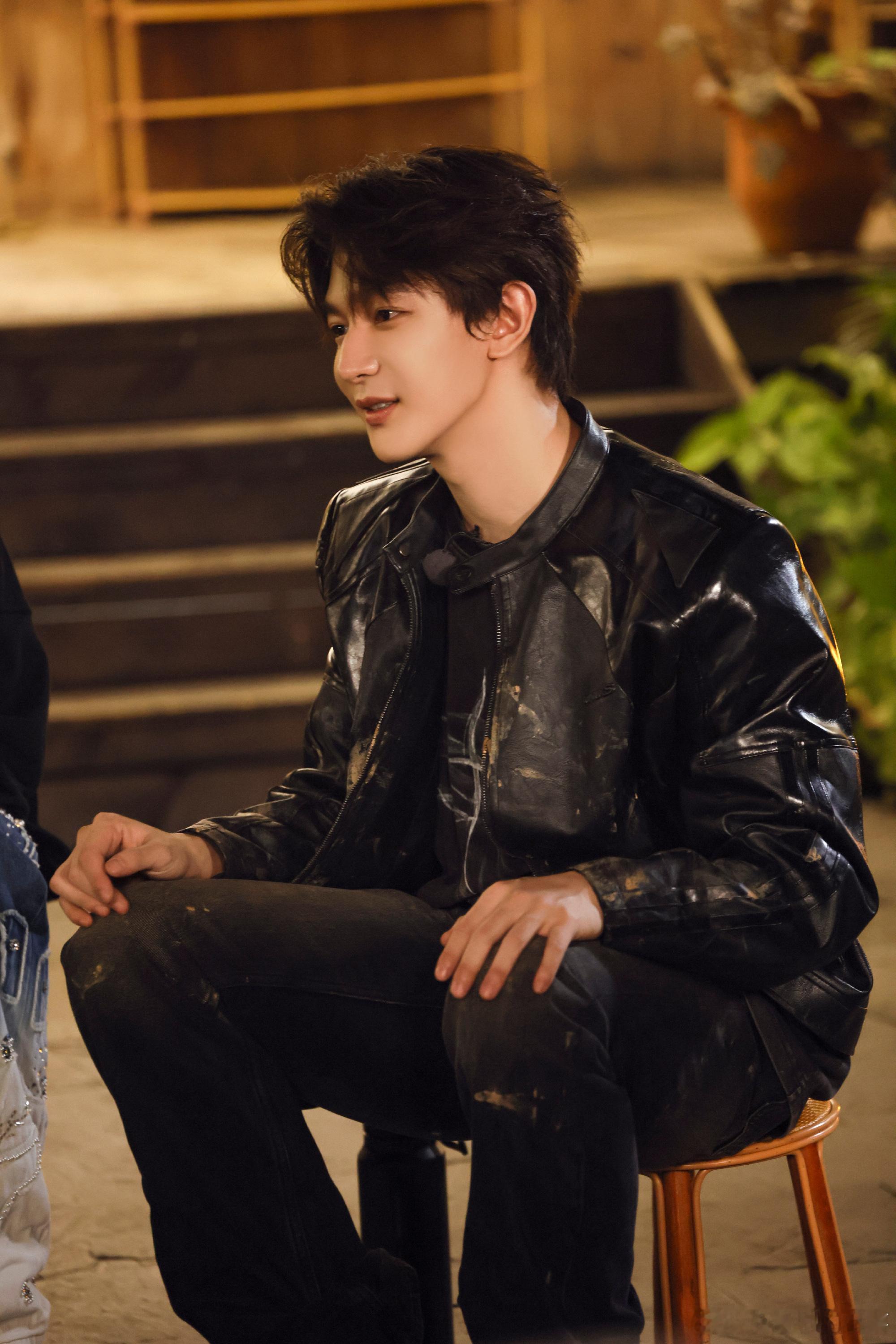 夏之光没想到25年还有笑料壶人越长越像实锤，夏之光认亲失败笑到打鸣，光哥的综艺感