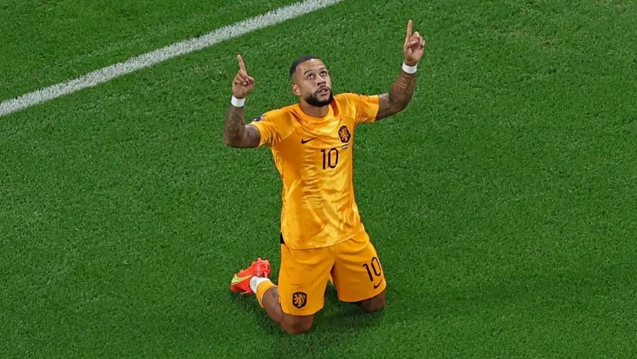 1-1，德佩救主，有惊无险，荷兰踢波兰还挺费劲，没有提前晋级。
上半场，波兰先发