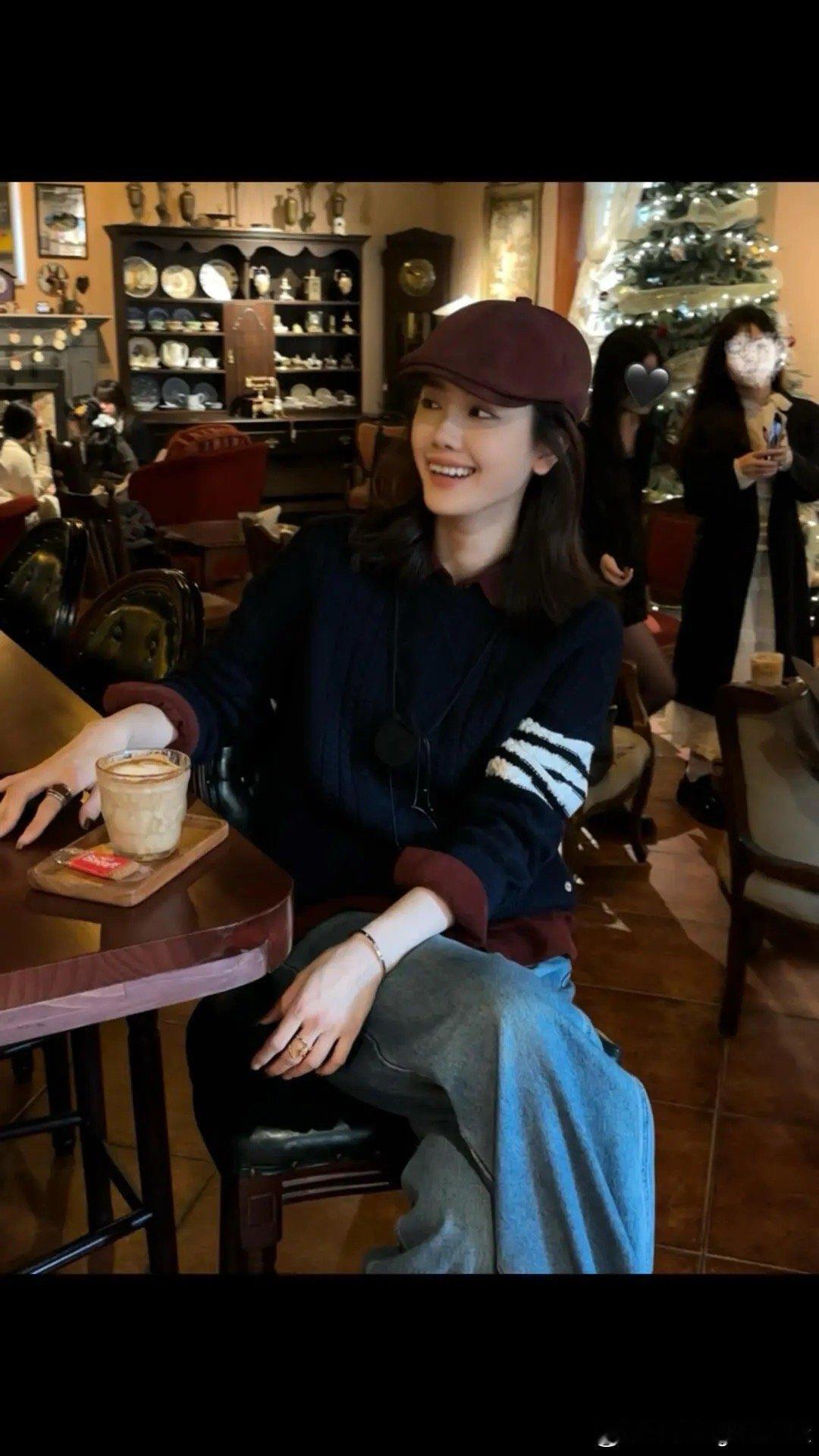 文字控女生[超话]   ♥︎所有人都以为，你有暧昧不清的关系，但其实只有你自己知