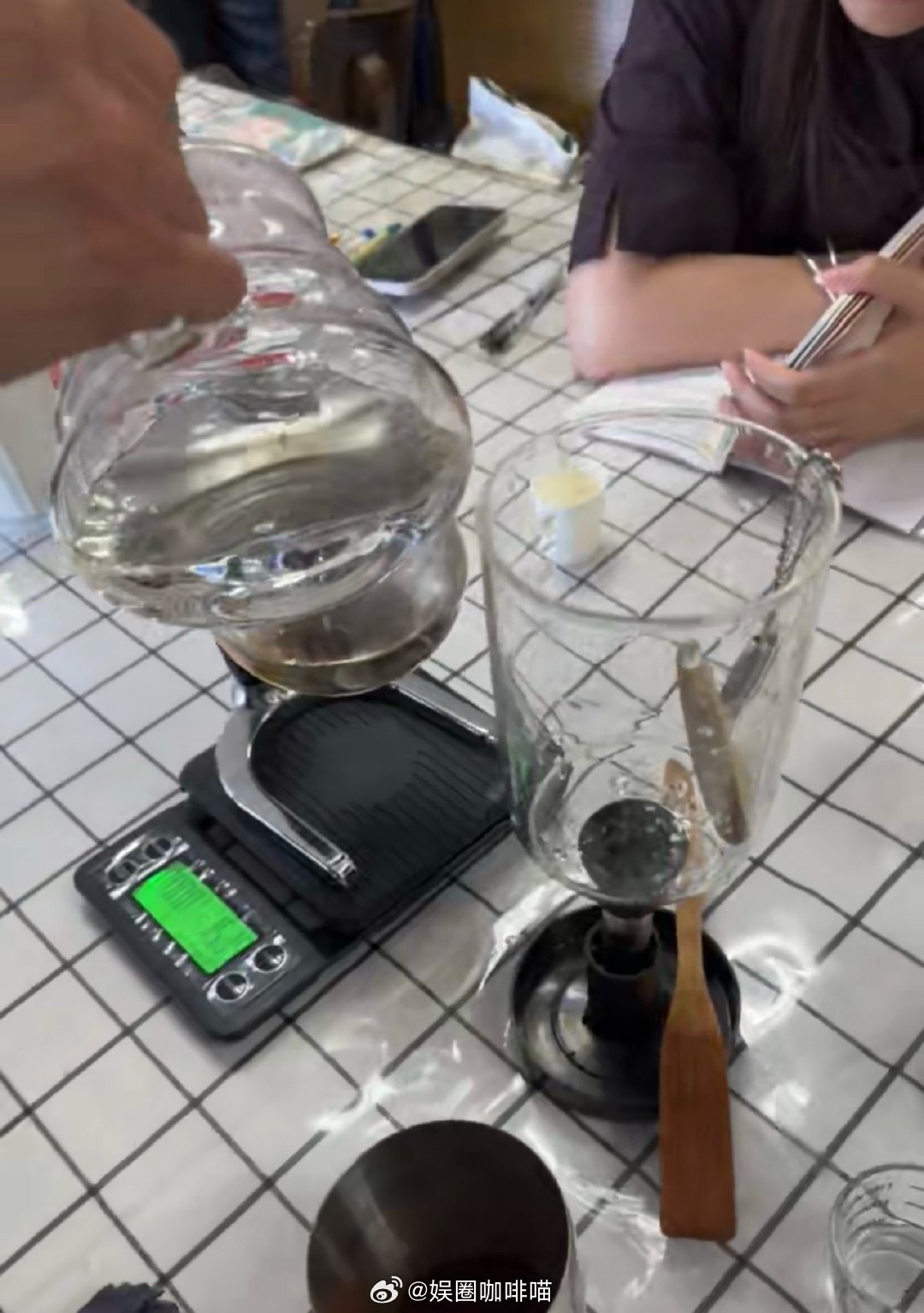 论一个咖啡师的养成，学习虹吸壶咖啡的一天今天是专注学习虹吸壶咖啡制作的一天，相比