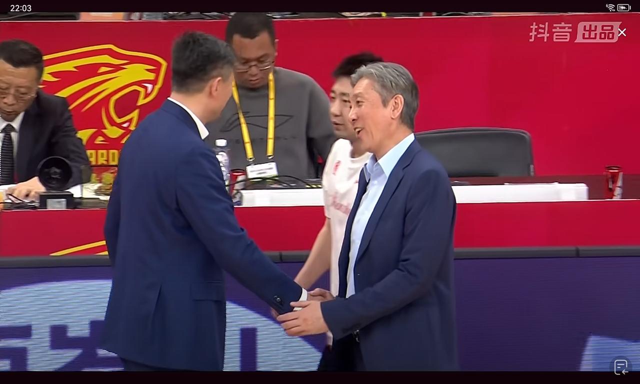 广东球迷不要乱嫌弃，杜润旺和张皓嘉有时代优点，努力比天赋重要太多

张皓嘉作为一