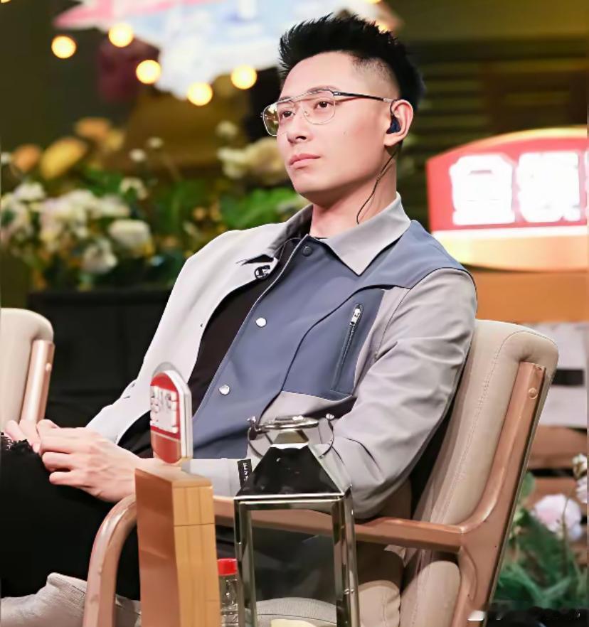 天呐，买超真的太下头了男人的嘴真的是跑火车使的，张个嘴想说啥说啥。张嘉倪带着孩子
