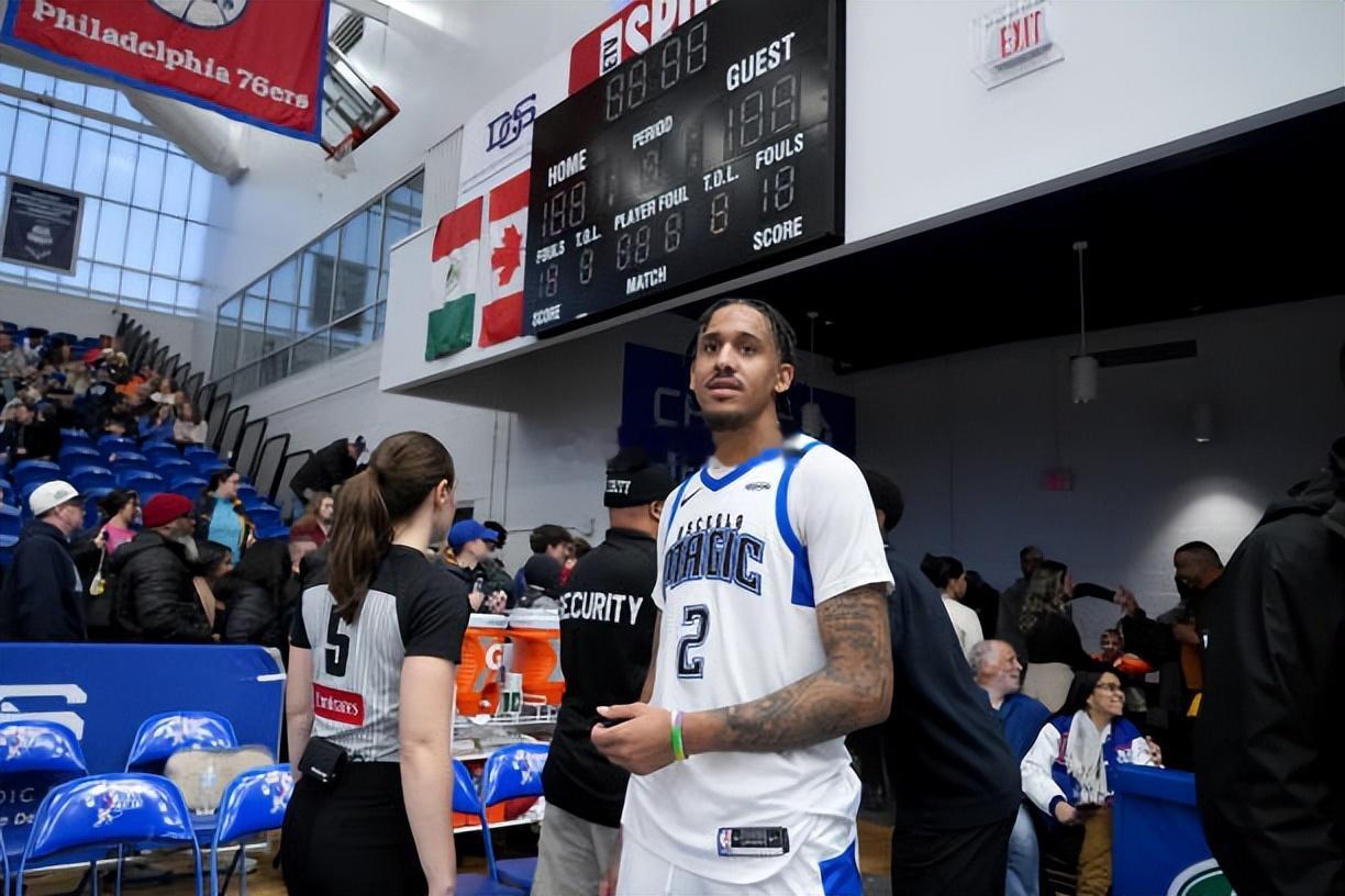 奥兰多魔术官方宣布，球队已经用一份双向合同签下了此前效力于球队在NBA发展联盟的