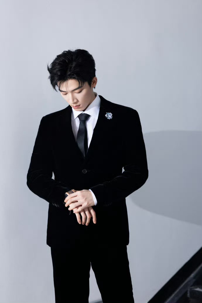 刘大锤曝王星越谈的对象超5个什么时候爆料不甩图不甩证据，就靠一张嘴啊？既然如此，