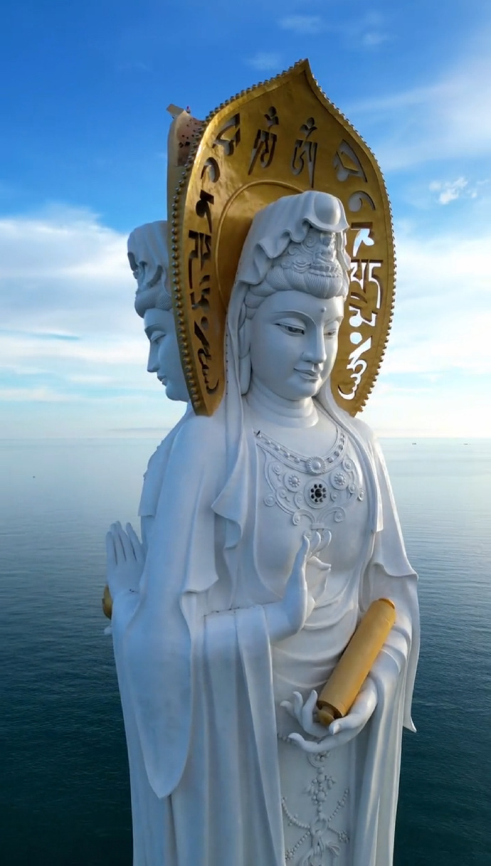 遇见“南海观音”  一定要许个愿望 菩萨保佑你 所有的愿望都会实现 ！！！ ​​