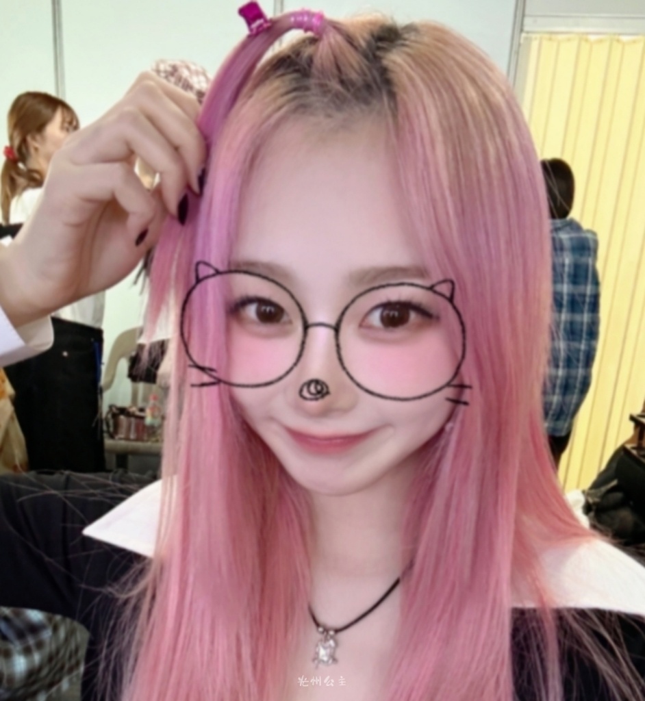 Giselle[超话]  是小梨我们有救了🐰拿图dd自修｜Giselle头像 