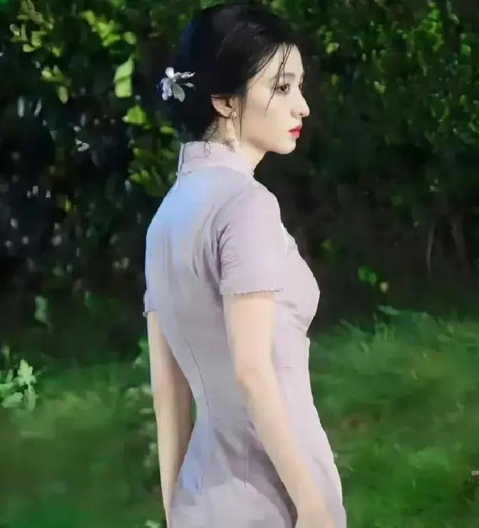 王楚然潜水服腰臀比0.7，大骨架女生看完默默收起紧身衣 