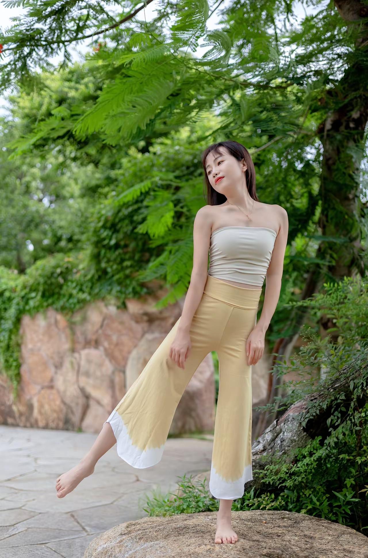 轻纱拂绿意，仙姿步芳尘。你在拼多多买东西质量怎么样 瑜伽可以改变一个人的身体形态