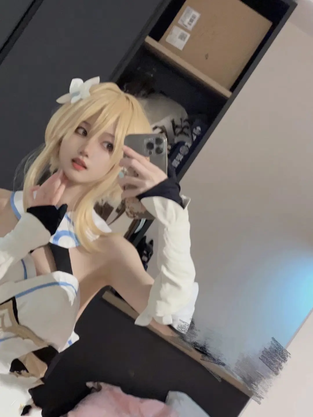 《爷和派蒙》米游社上有人问这张图出处，来炒个冷饭嘿 问题来了！ 请问派蒙在哪里？