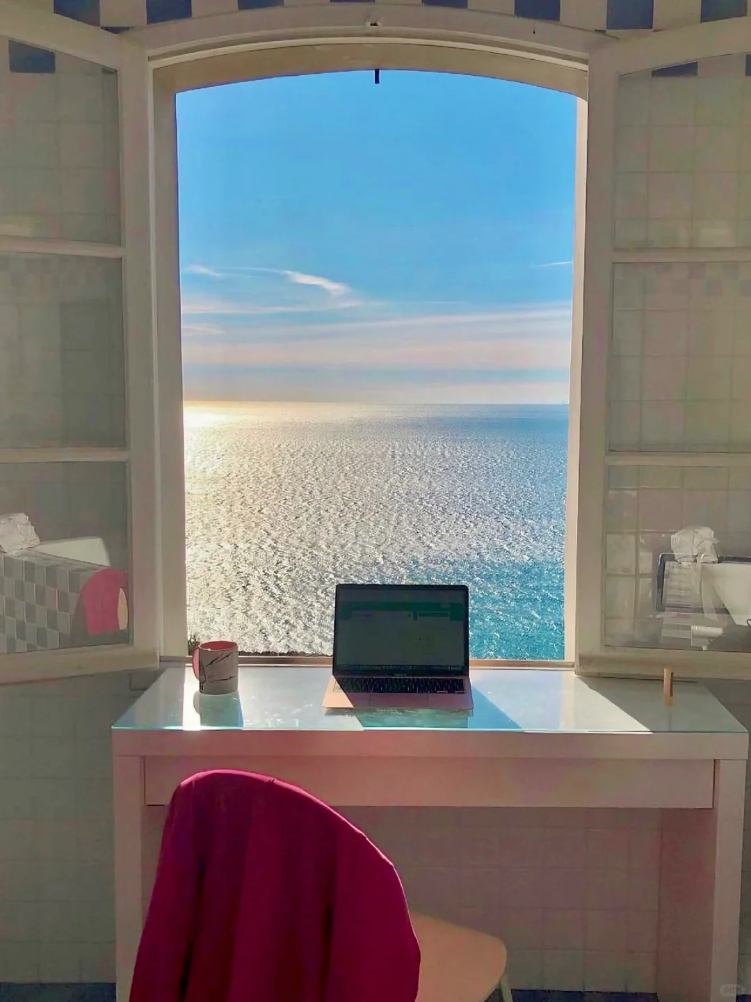 法国马赛🌊绝美推窗见海的Airbnb 直接封神！