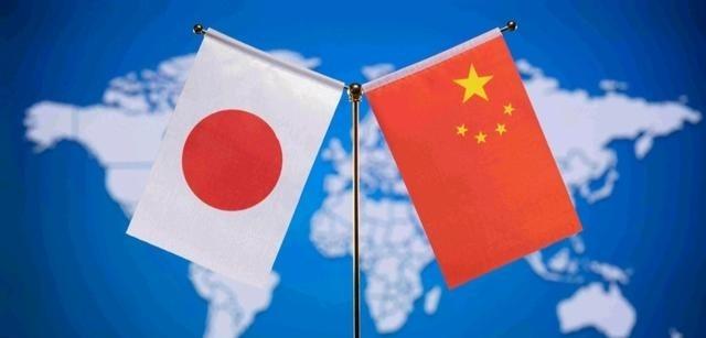 5月31日，在新加坡举行的亚洲安全会议上，小泉进次郎声称：强烈谴责中国声称高市政