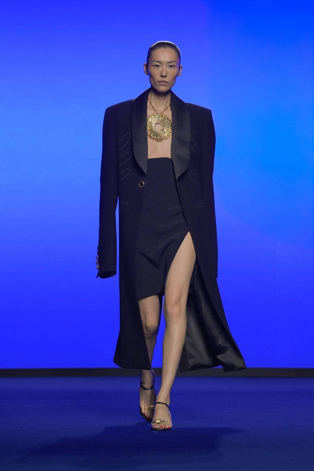 #巴黎时装周# Schiaparelli 2025 春夏系列大秀，超豪华的超模阵
