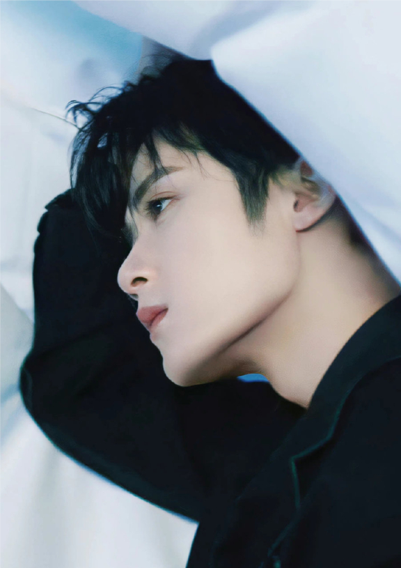 现偶里的男主，身高确实得在线，和女主之间最好有明显的身高差，不然性张力就容易弱下