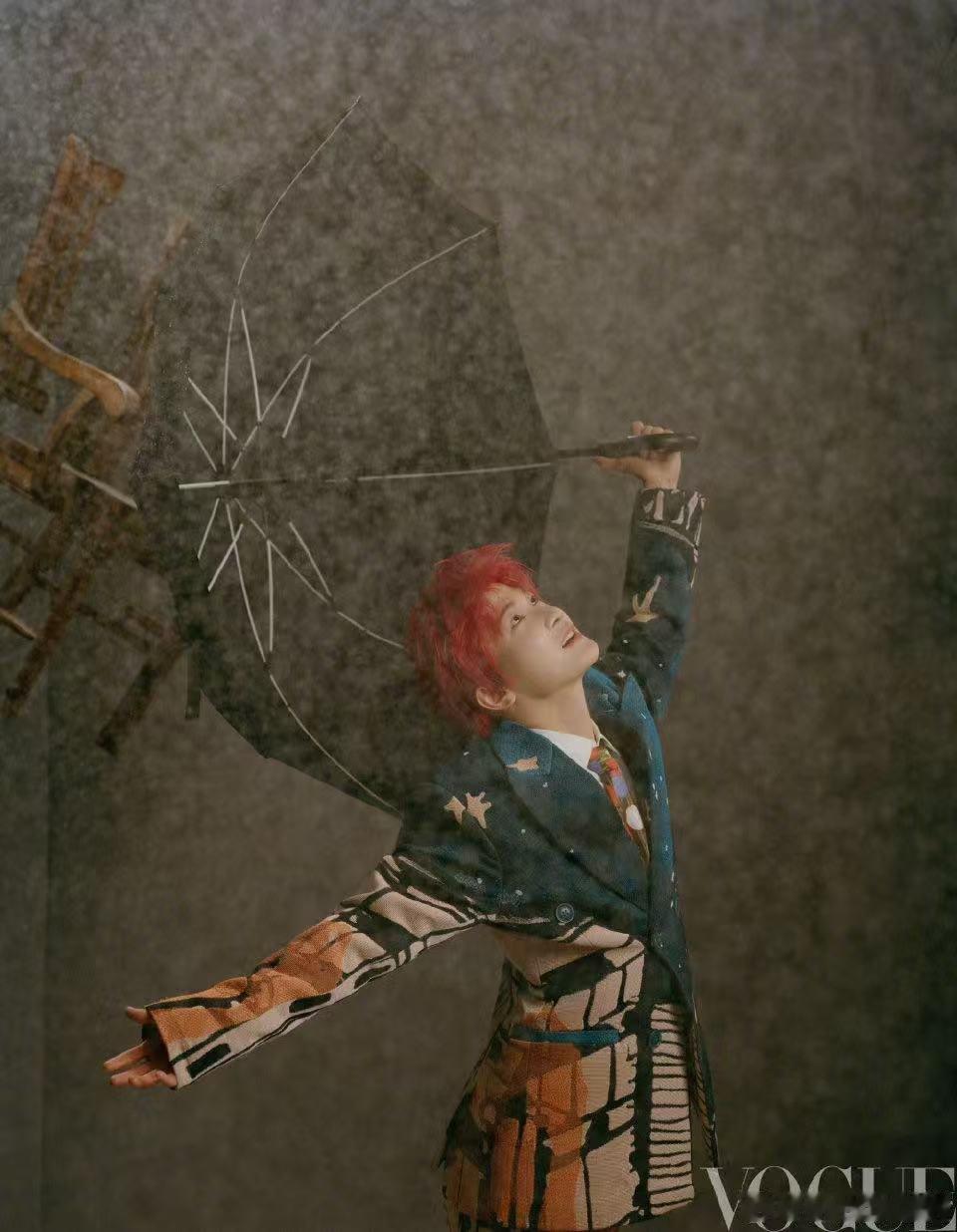 周深大鱼变大马 大鱼变大马这段我要收藏起来反复看，周深唱到一半突然改词那瞬间，整