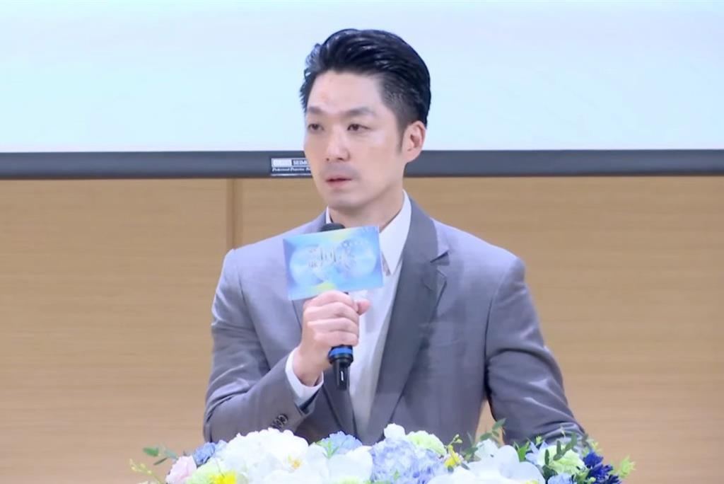 蒋万安这次回应很干脆，重点在"志同道合"四个字——等于把主动权放在自己手上，不是