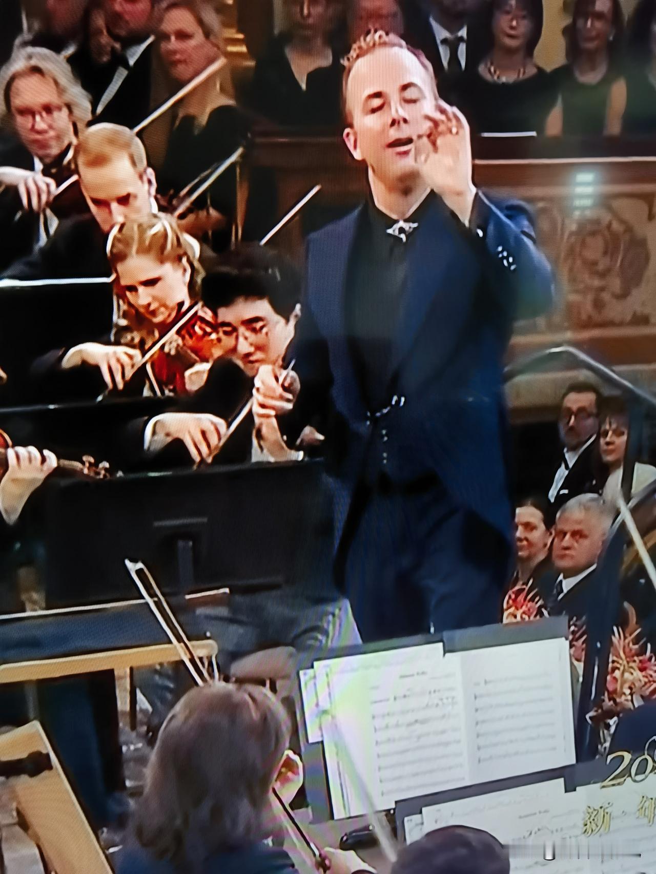 维也纳爱乐乐团堪称音乐界的传奇。今年偏女性主题多一些