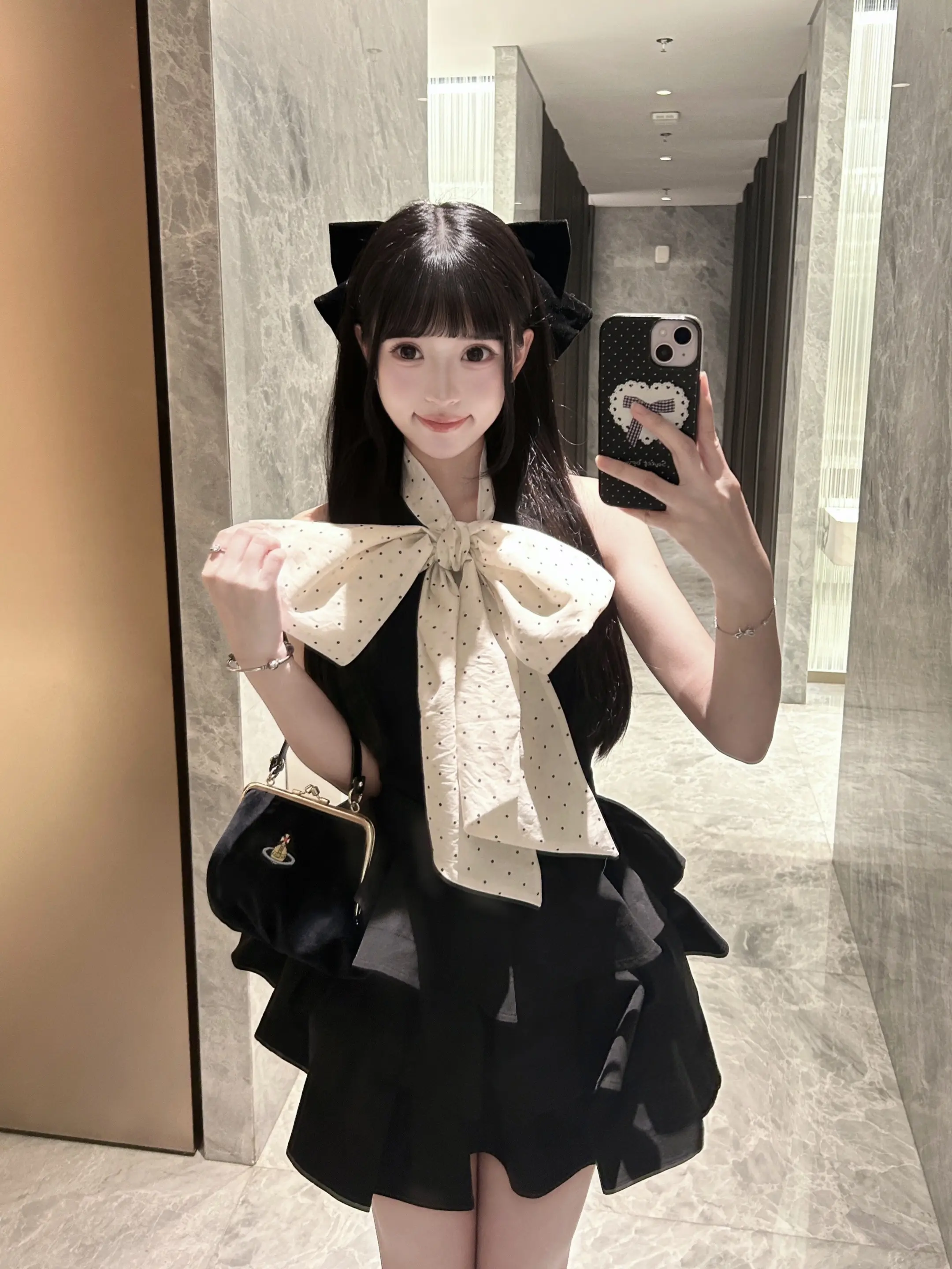 我从出生开始就是齐刘海了🐈‍⬛。我的爸爸妈妈弟弟妹妹爷爷奶奶都是齐刘...