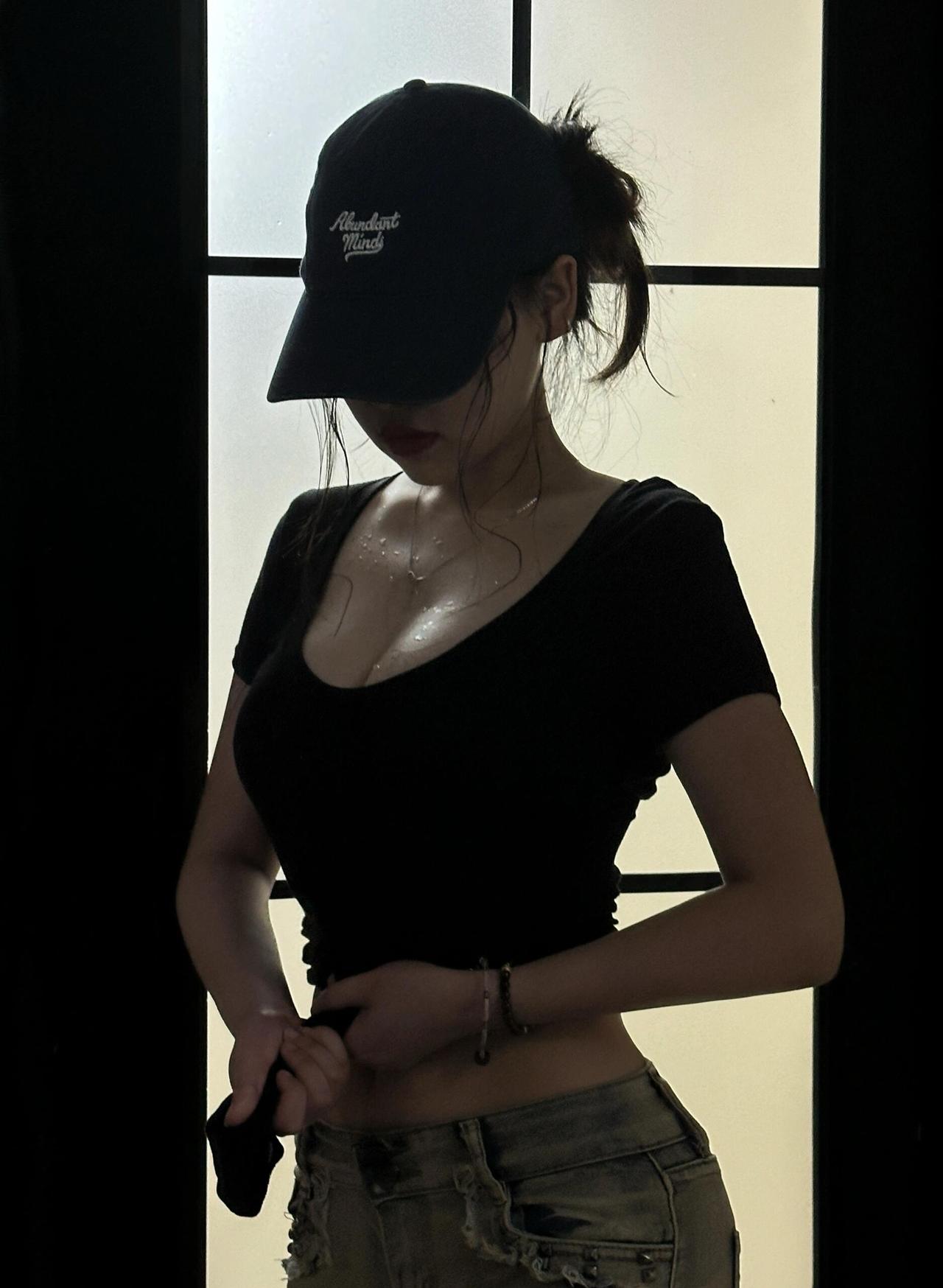 汗水是最好的滤镜，自律的女生自带光芒✨
当汗水顺着发丝滑落，才明白所谓的“好身材