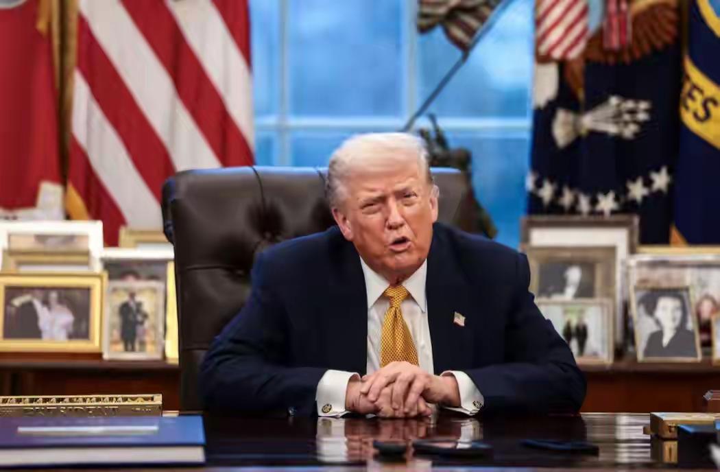 特朗普变脸！ICE杀三孩妈还嘴硬 美国1.6公里旧伤再添新血
2026开年美国血