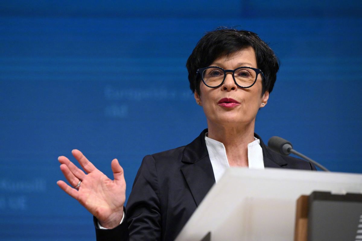 【#欧盟主要大国暂不考虑纳乌入盟#】据俄罗斯卫星通讯社15日报道，据美国《政治报