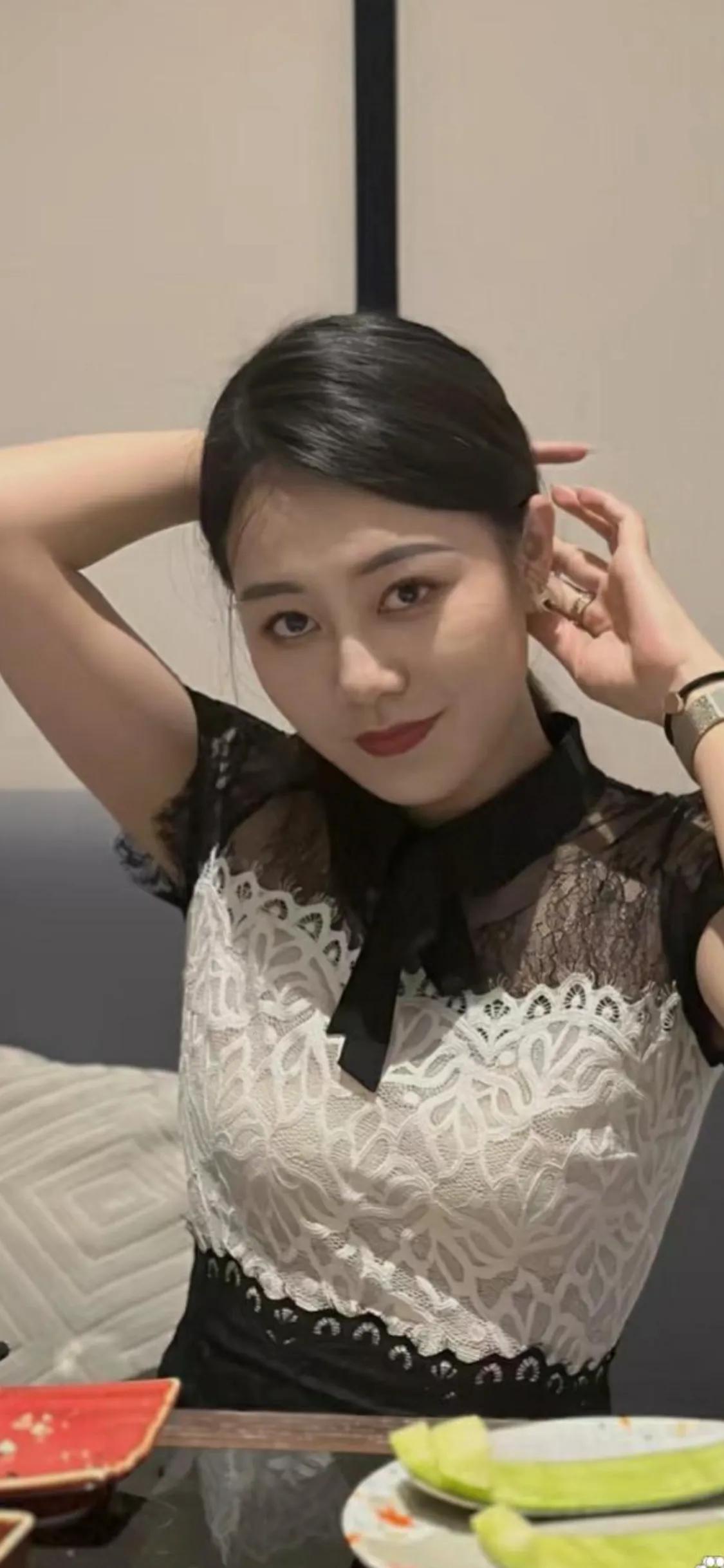 家务不属于女人，也不属手男人，家务属于实在看不下去的人。
敌不动，我不动，俩人都