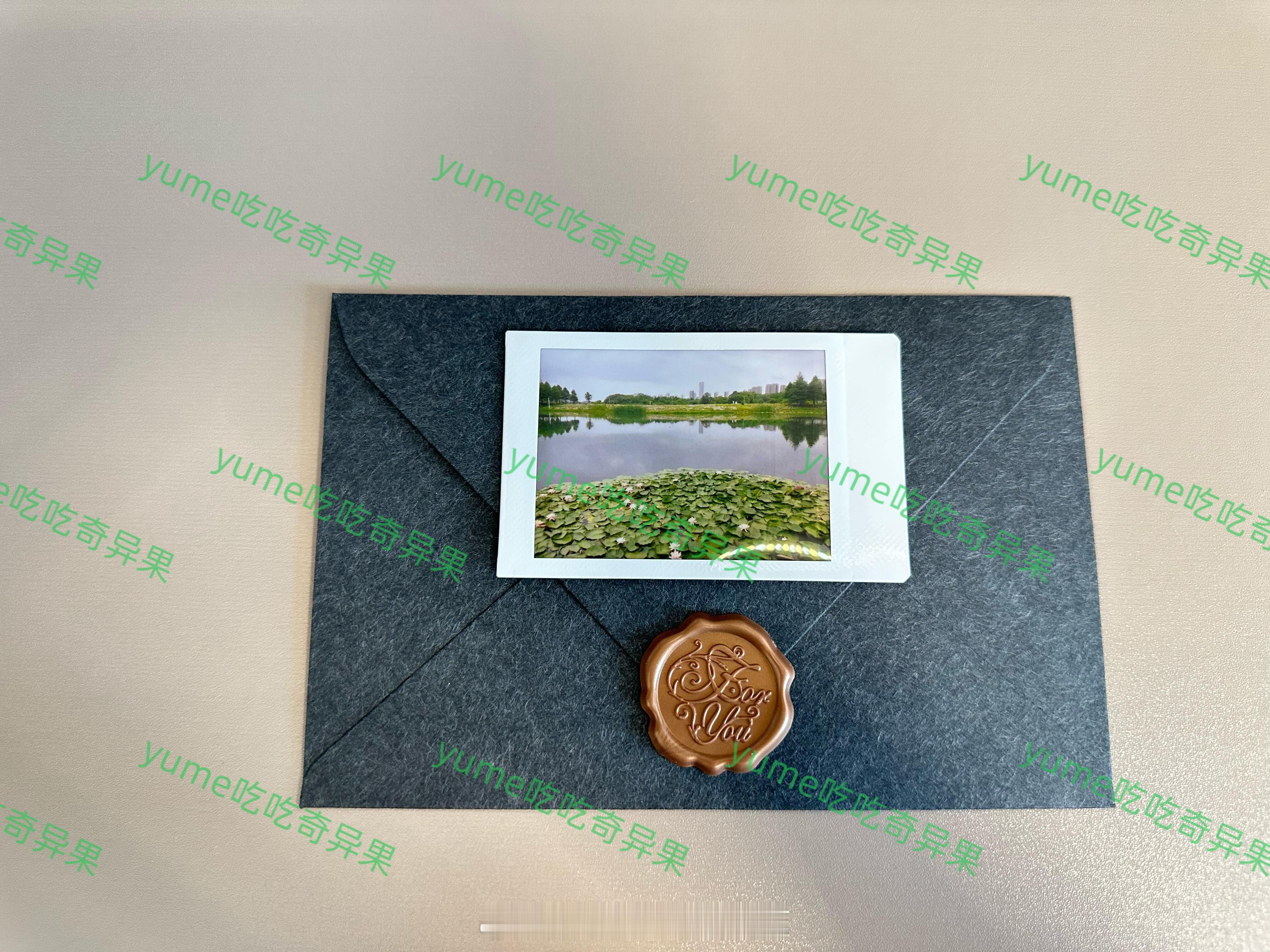 太会整活了成毅给粉丝寄拍立得成毅给粉丝寄的隐藏礼物