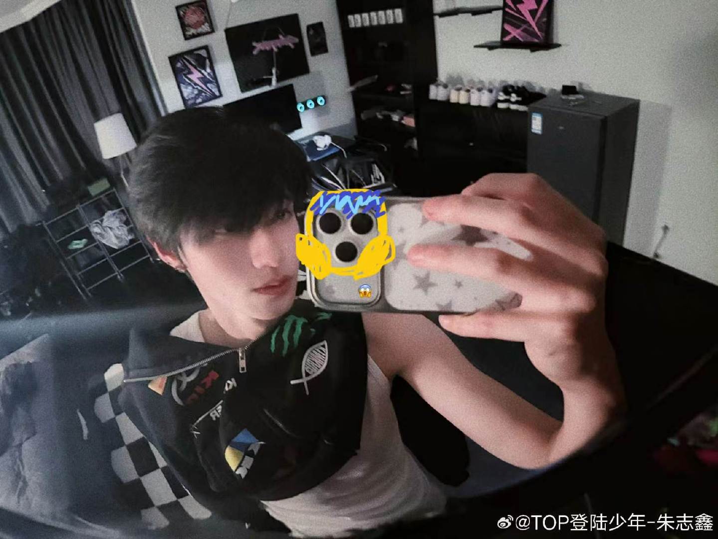 朱志鑫手机后置摄像头涂鸦朱志鑫涂鸦emoji 朱志鑫涂鸦emoji真的好可爱 