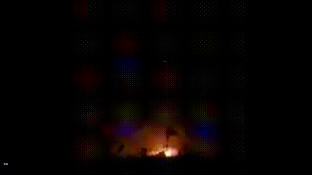 昨夜的“阳光”照耀纳粹阵地——在扎波罗齐方向的乌军阵地上，TOS-1A“Soln