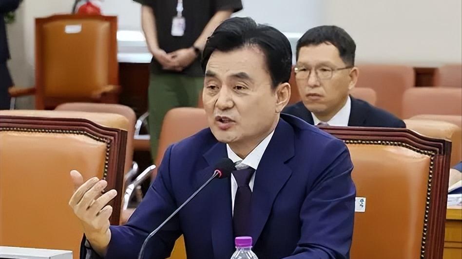 韩国这一手，让美国彻底坐不住了
5月10日，首尔机场。韩国防长安圭伯启程赴美前，