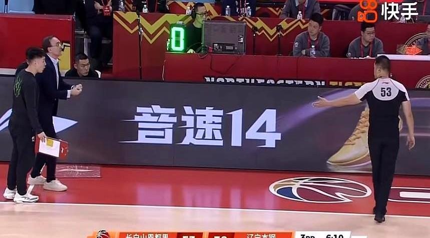 辽宁队这球，看得人直摇头。

客场打吉林，75-82输了！这可是季后赛排名的关键