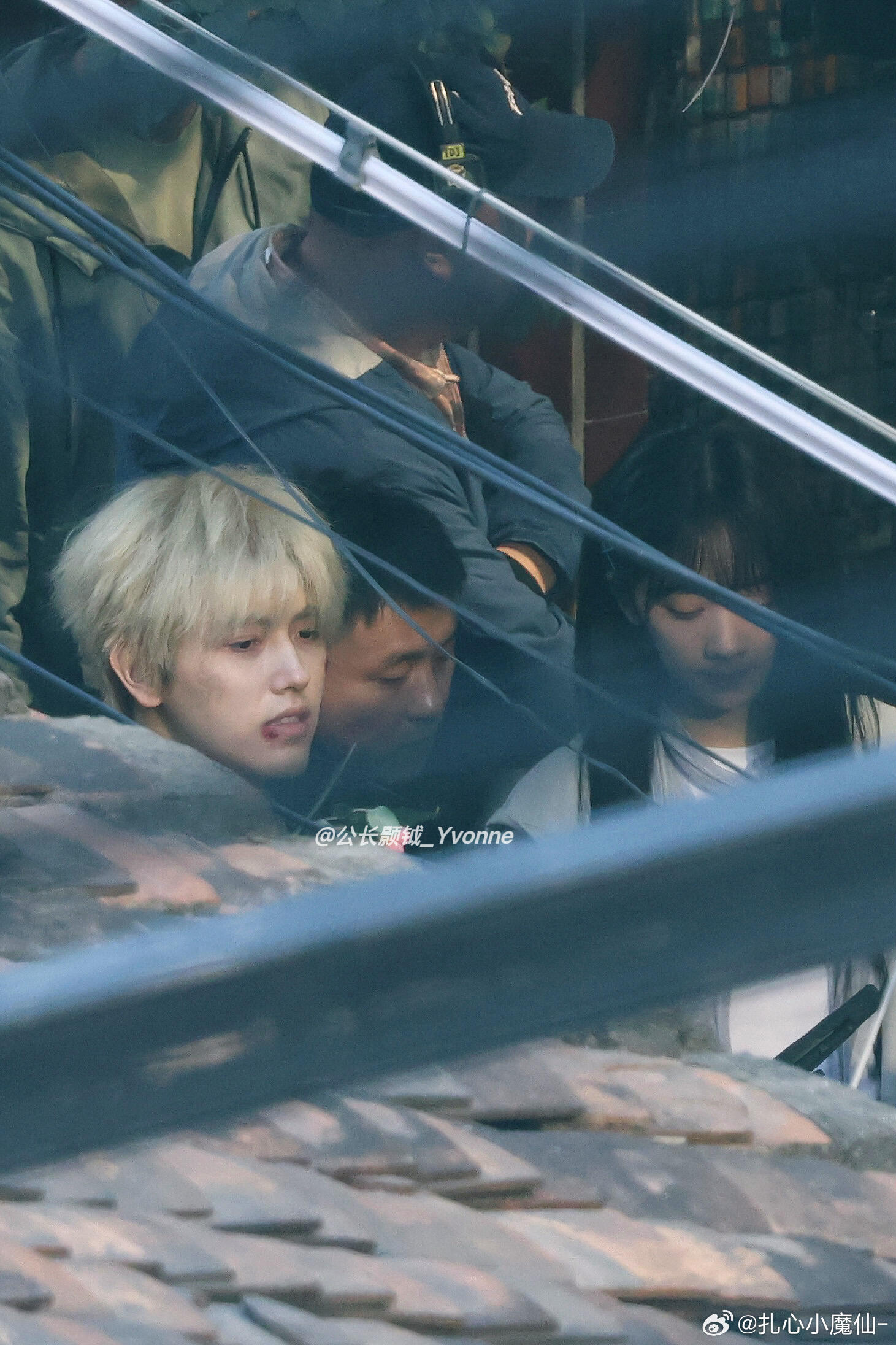 陈飞宇这下是真黄毛小子了 