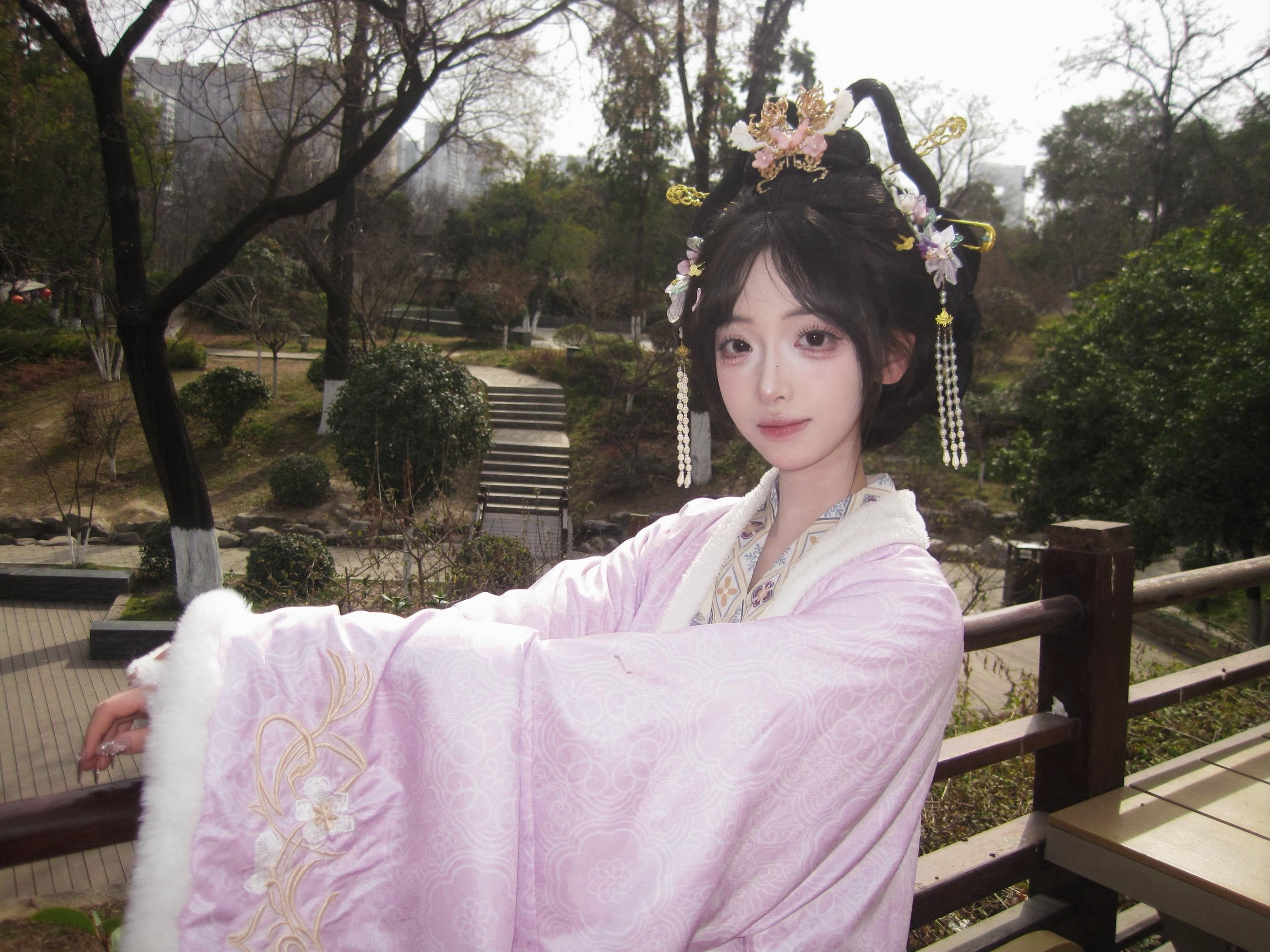 相思本是无凭语 莫向花笺费泪行