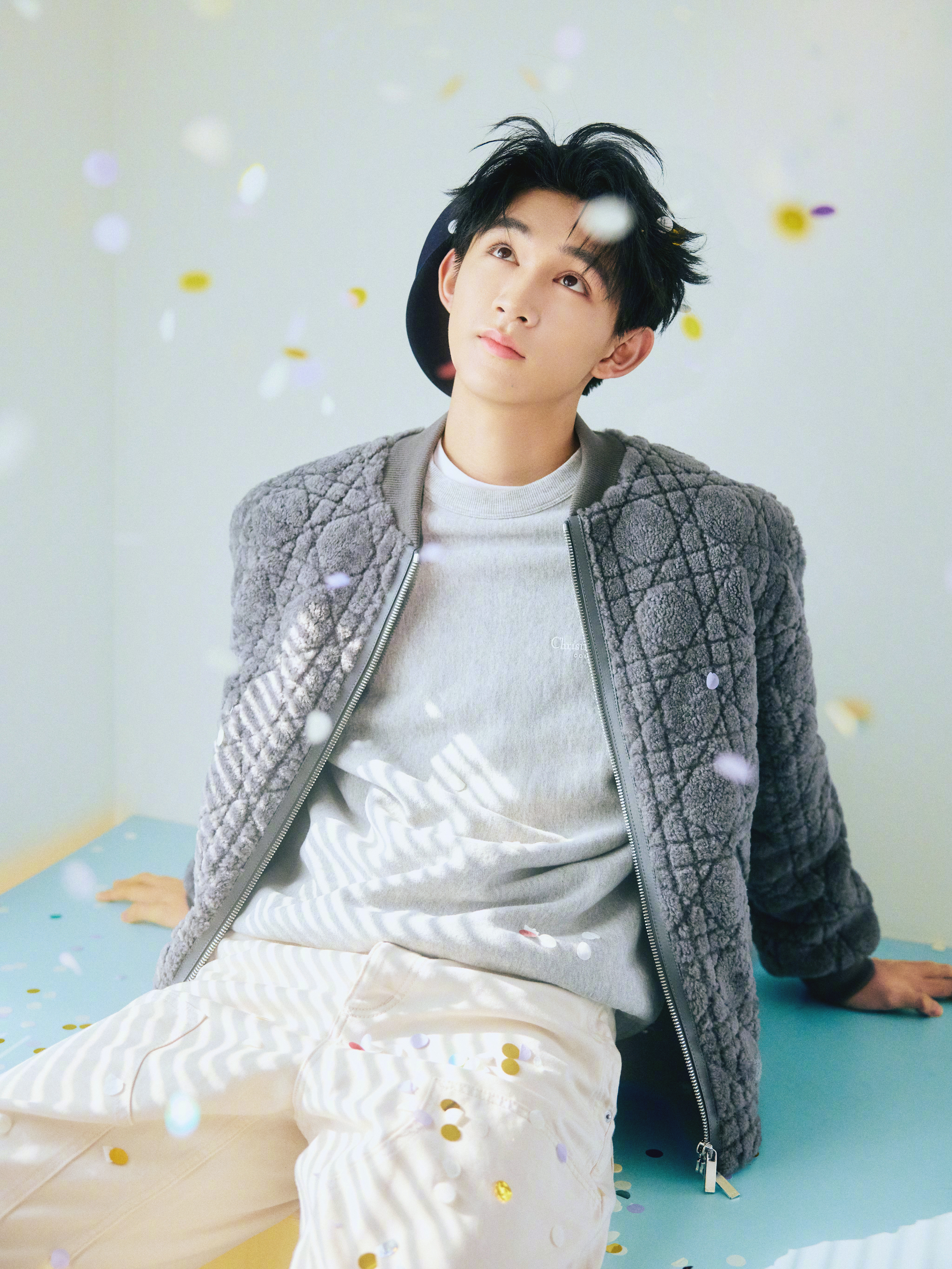 荣梓杉的19岁春意盎然  祝19岁生日快乐！从初入演艺圈的青涩，到如今逐渐成熟，