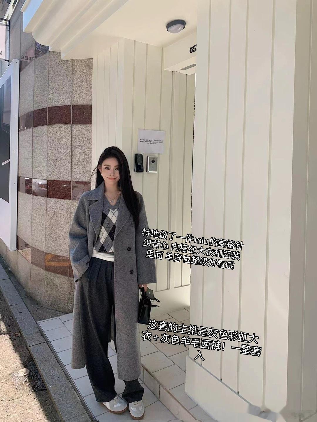 新鲜出炉下韩国发来的新品图[嘻嘻][嘻嘻]紧锣密鼓在拍摄了 昨天半夜在群里随手下