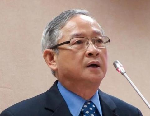 台湾知名人士林郁方：“我实在看不懂大陆造那么多武器装备，造那么多航母干什么，还频